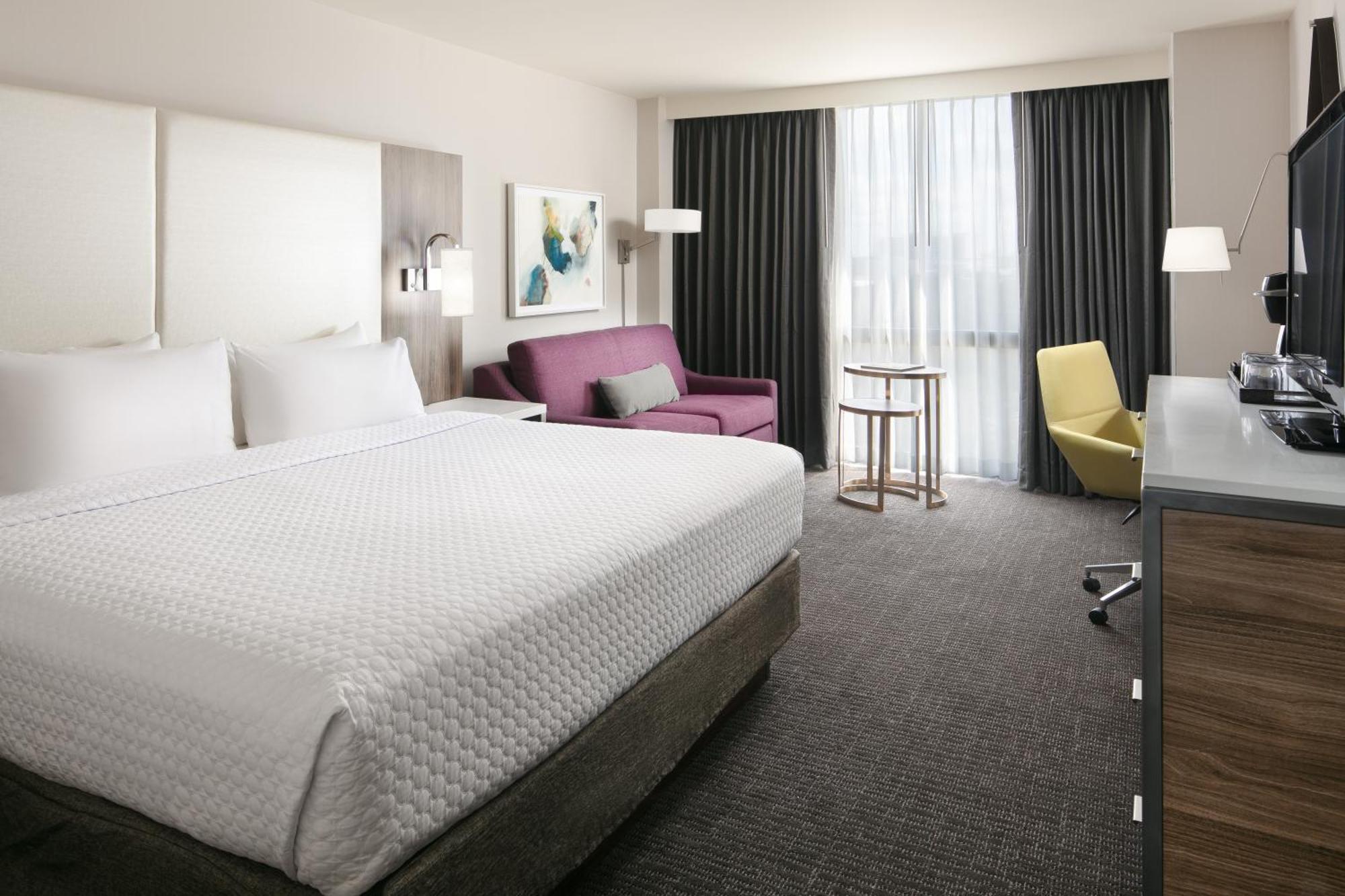 Standard Zimmer mit Kingsize-Bett und Schlafsofa