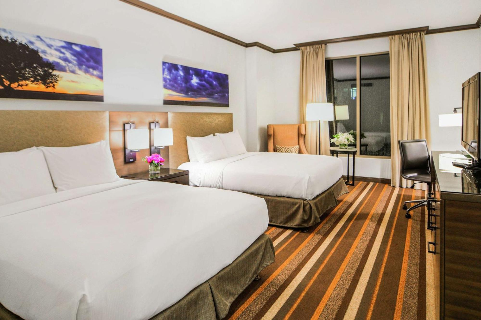 Zimmer mit 2 Queensize-Betten
