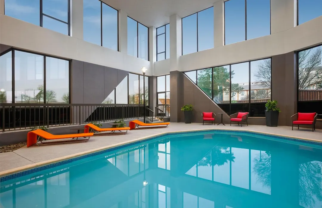 Crowne Plaza Dallas Market Ctr - Love Field, An Ihg Hotel-1